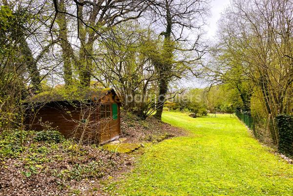 Vente
                Maison226 m² - 7 Pièces -
                    POITIERS (86000)