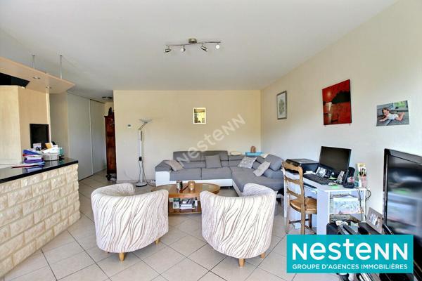 Appartement Meyzieu, 2 chambres, residence avec piscine, terrasse, grand garege, proche centre ville