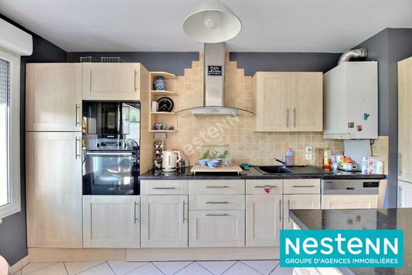 Appartement Meyzieu, 2 chambres, residence avec piscine, terrasse, grand garege, proche centre ville