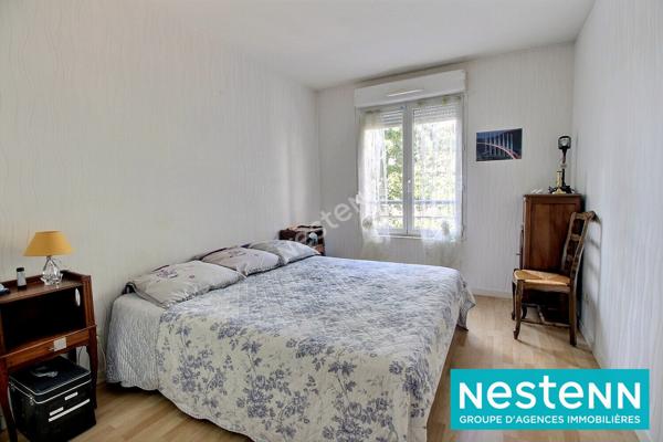 Appartement Meyzieu, 2 chambres, residence avec piscine, terrasse, grand garege, proche centre ville