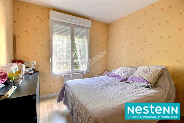 Appartement Meyzieu, 2 chambres, residence avec piscine, terrasse, grand garege, proche centre ville