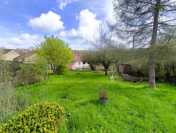 Proche Vesoul, bel environnement pour cette charmante maison de campagne !