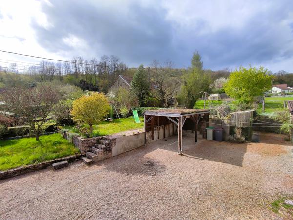 Proche Vesoul, bel environnement pour cette charmante maison de campagne !