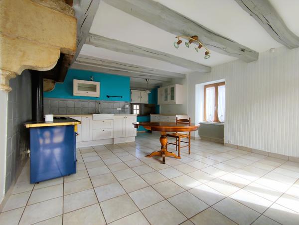 Proche Vesoul, bel environnement pour cette charmante maison de campagne !