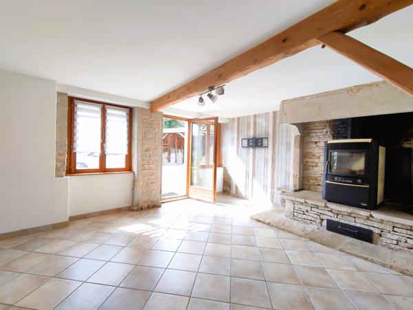 Proche Vesoul, bel environnement pour cette charmante maison de campagne !