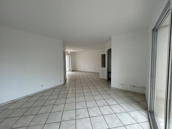 Estillac (47310) MAISON DE 109 M2 AVEC GARAGE ET PISCINE