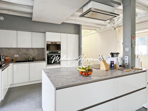 Maison ancienne rénovée - 6 pièces - Parigné-l'Évêque (72)