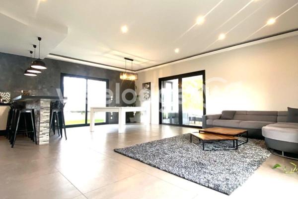 Maison à vendre 6 pièces de 165 m² à Montberon