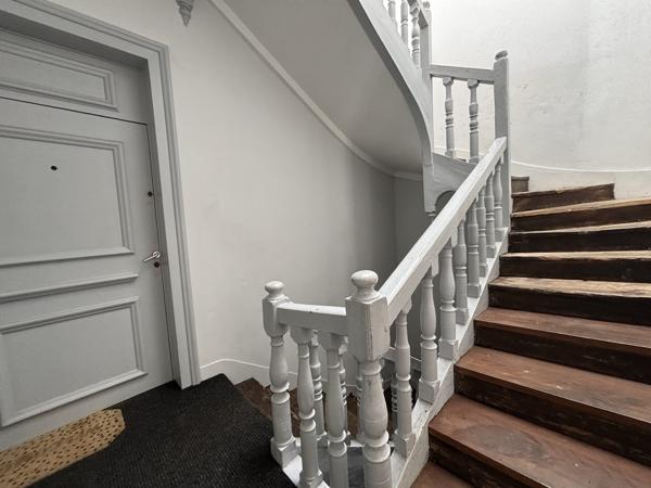 Appartement T3 51,4m2 au deuxième étage. Place Colbert
