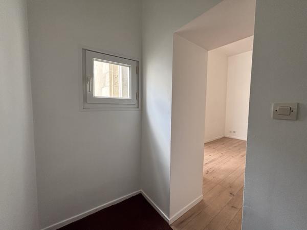 Appartement T3 51,4m2 au deuxième étage. Place Colbert