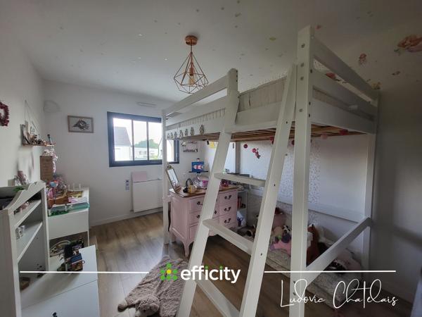 Maison
         7 pièces
        - 146 m² Exclusivité 405 000 € *