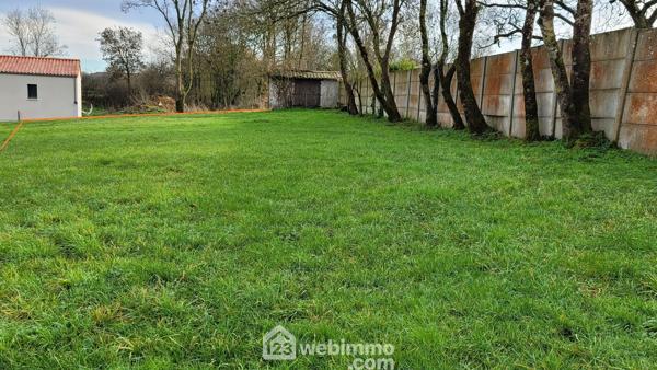 Terrain constructible 676 m² à La Jonchère 85540