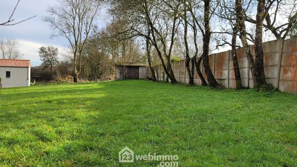 Terrain constructible 676 m² à La Jonchère 85540
