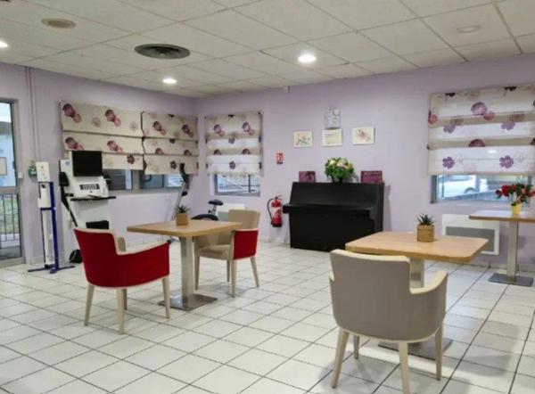 INVESTISSEMENT LOCATIF – ST ETIENNE – Résidence EHPAD L'Hermitage - 5,51 % de rentabilité