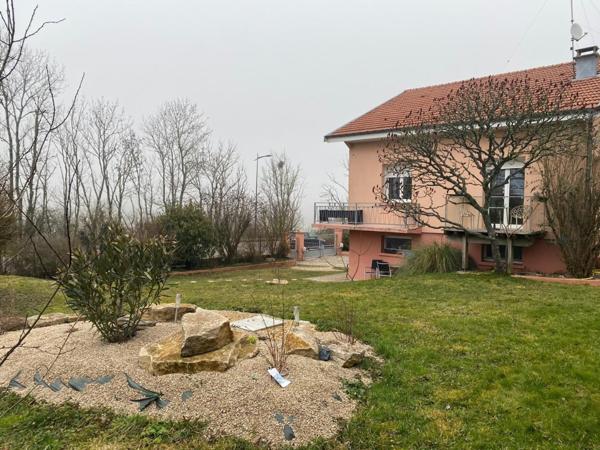 Maison en trés bon etat , proche des commerces,