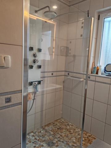 Maison en trés bon etat , proche des commerces,