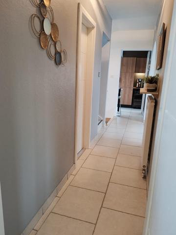 Maison en trés bon etat , proche des commerces,