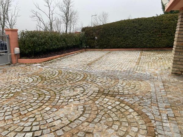 Maison en trés bon etat , proche des commerces,