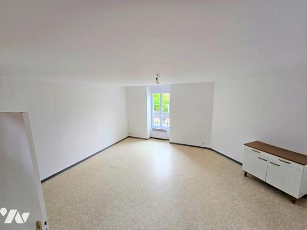 Ensemble immobilier en plein bourg de SAFFRÉ