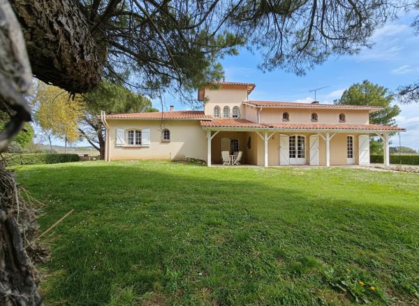Maison sur demi-niveau spacieuse avec grand garage Labastide saint pierre