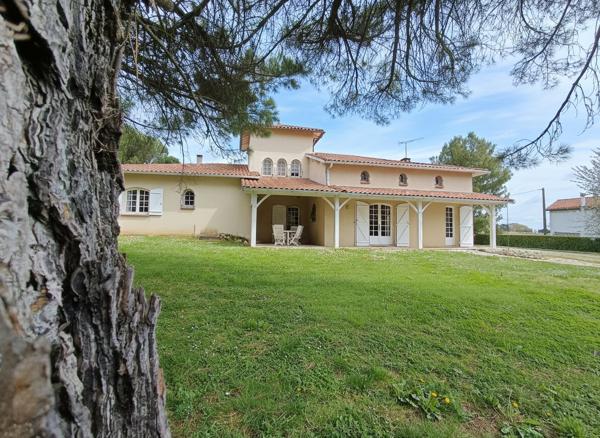 Maison sur demi-niveau spacieuse avec grand garage Labastide saint pierre