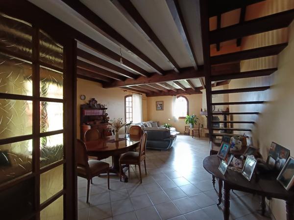 Maison sur demi-niveau spacieuse avec grand garage Labastide saint pierre