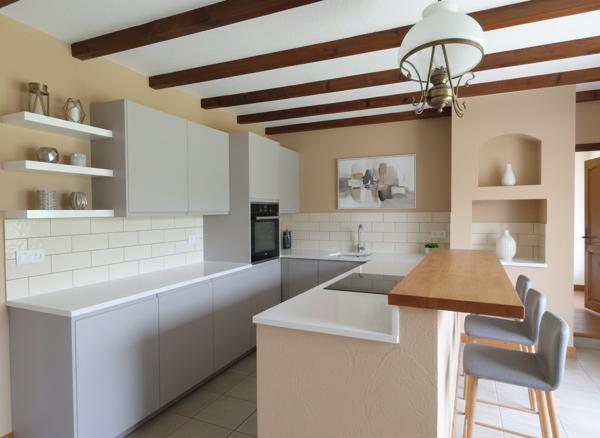 Maison sur demi-niveau spacieuse avec grand garage Labastide saint pierre