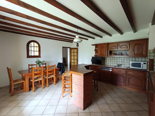 Maison sur demi-niveau spacieuse avec grand garage Labastide saint pierre