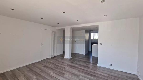 Location                                                      Appartement
                        
                     3 pièces                      55 m2                     à Brest