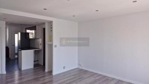 Location                                                      Appartement
                        
                     3 pièces                      55 m2                     à Brest