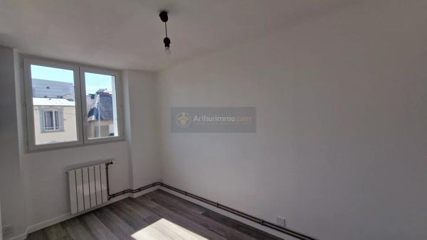 Location                                                      Appartement
                        
                     3 pièces                      55 m2                     à Brest