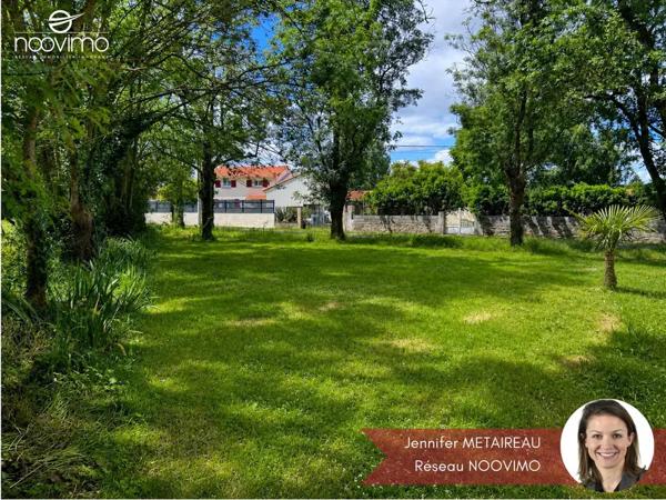 Terrain arboré à bâtir de 280 m2 en premier rideau