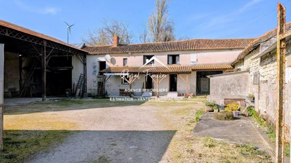 Ancien corp de ferme avec beaucoup de potentiel