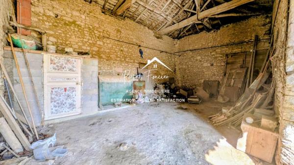 Ancien corp de ferme avec beaucoup de potentiel