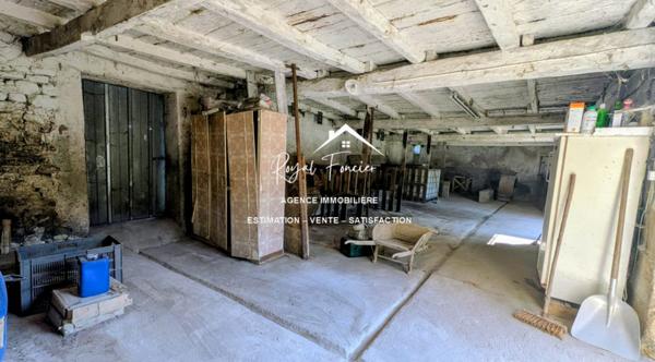 Ancien corp de ferme avec beaucoup de potentiel