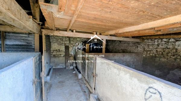 Ancien corp de ferme avec beaucoup de potentiel
