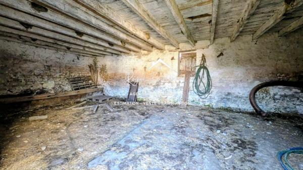 Ancien corp de ferme avec beaucoup de potentiel