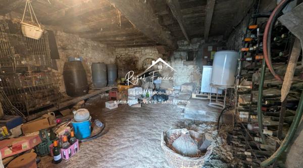 Ancien corp de ferme avec beaucoup de potentiel