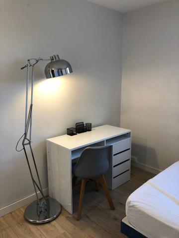 une chambre à louer dans une co location à 3 Le Mans quartier St Pavin