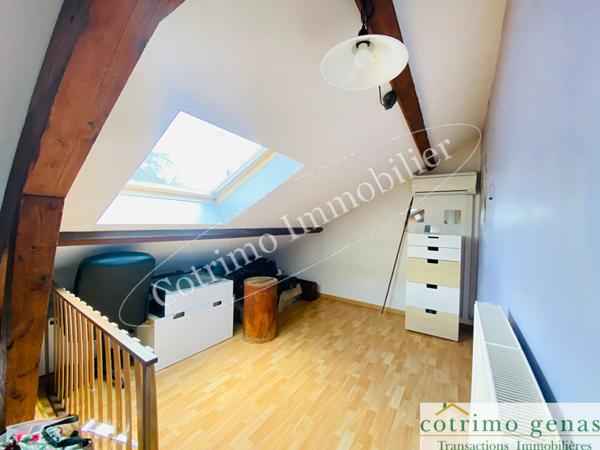 TRIPLEX Bron 6 pièce(s), 3 chambres + bureau + jardin