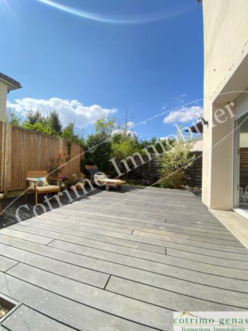TRIPLEX Bron 6 pièce(s), 3 chambres + bureau + jardin