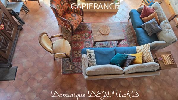 Un bien d’exception où charme, élégance et confort se rencontrent – coup de cœur immédiat garanti ! Vendue meublée et équipée.