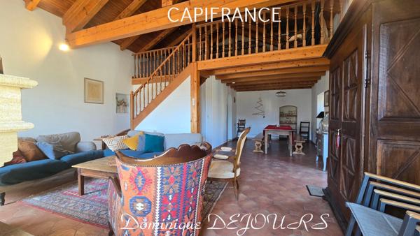 Un bien d’exception où charme, élégance et confort se rencontrent – coup de cœur immédiat garanti ! Vendue meublée et équipée.