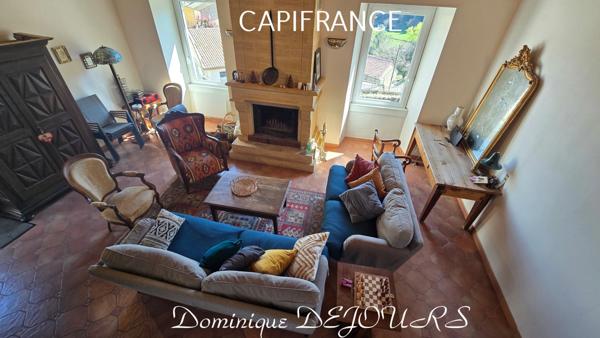 Un bien d’exception où charme, élégance et confort se rencontrent – coup de cœur immédiat garanti ! Vendue meublée et équipée.