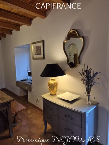 Un bien d’exception où charme, élégance et confort se rencontrent – coup de cœur immédiat garanti ! Vendue meublée et équipée.