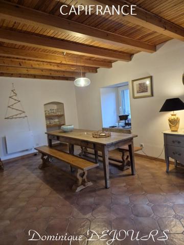 Un bien d’exception où charme, élégance et confort se rencontrent – coup de cœur immédiat garanti ! Vendue meublée et équipée.