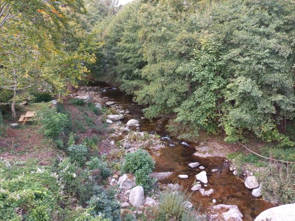 Un bien d’exception où charme, élégance et confort se rencontrent – coup de cœur immédiat garanti ! Vendue meublée et équipée.