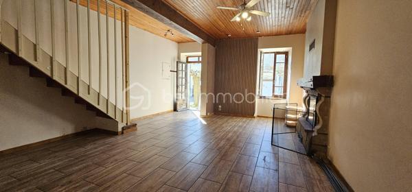 Située dans un village calme, à seulement 5 minutes de Villepinte et 20 minutes de Castelnaudary, cette maison de village offre de beaux volumes et un fort potentiel

D’une surface d’environ 128 m² répartis sur deux niveaux, elle se compose au rez-de-chaussée d’une cuisine et d’un grand salon lumineux.
À l’étage, vous trouverez trois chambres, offrant de nombreuses possibilités : grande famille, chambres d’amis, bureau ou investissement locatif.
Au deuxième étage, 2 chambres et salon.
Un stationnement est possible juste devant la maison, ce qui est un véritable atout dans le village.
Cette maison représente une belle opportunité pour ceux qui recherchent de l’espace et le charme de la vie de village, tout en restant proche des commodités.

Pour plus d’informations ou organiser une visite, contactez-moi