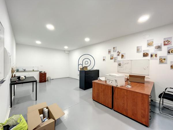 Local d'activité comme neuf La Madeleine 720 m2