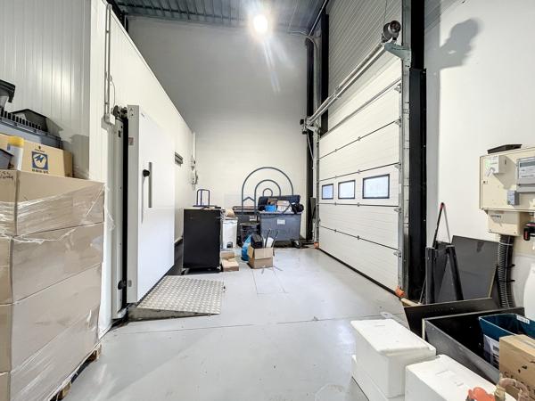 Local d'activité comme neuf La Madeleine 720 m2
